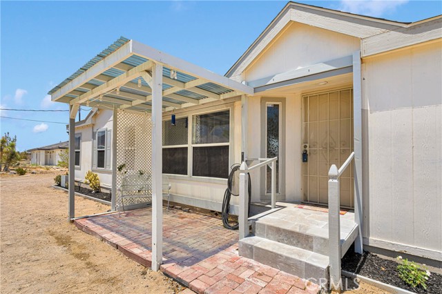 Detail Gallery Image 4 of 50 For 32252 Emerald Rd, Lucerne Valley,  CA 92356 - 4 Beds | 2 Baths