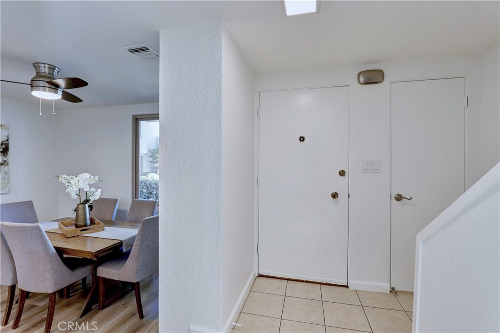 https://media.crmls.org/medias/b5872fa3-dade-4061-9815-f4ef32760cea.jpg?preset=X-Large