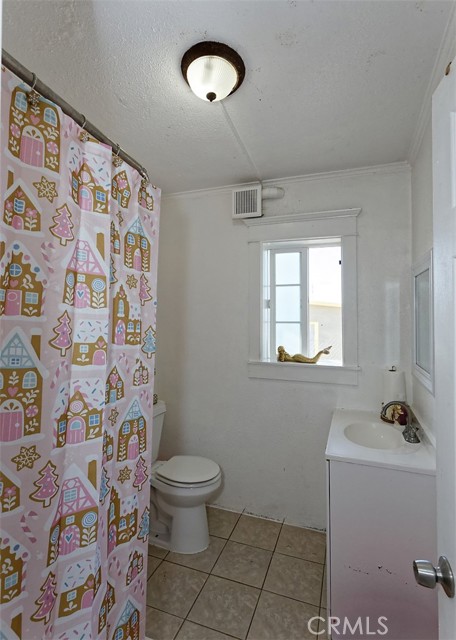 19288 3rd, Oro Grande CA: https://media.crmls.org/medias/b58768be-bd31-48ef-a53d-762026496e89.jpg