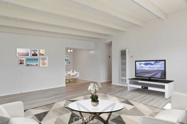 Detail Gallery Image 3 of 26 For 2321 Florida St a,  Huntington Beach,  CA 92648 - 2 Beds | 1 Baths