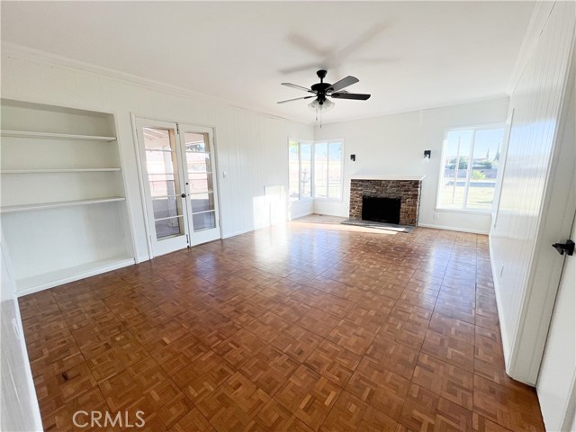 9620 Florence Avenue, Downey CA: https://media.crmls.org/medias/b588d37d-ebe7-4540-9cfb-7331d85aa99d.jpg