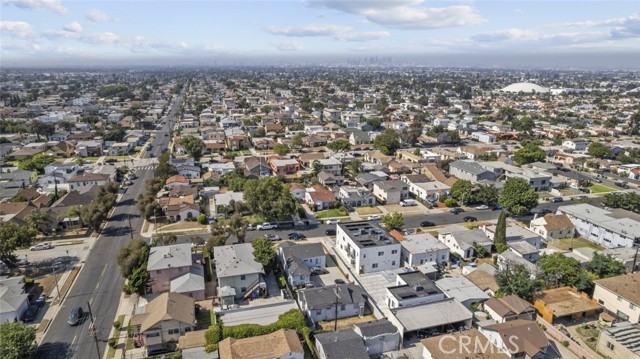 1548 W 84th Street, Los Angeles CA: https://media.crmls.org/medias/b5894beb-9550-4c41-b834-d388b6de5c17.jpg