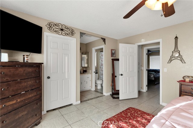 Detail Gallery Image 19 of 36 For 15358 Apple Valley Rd, Apple Valley,  CA 92307 - 3 Beds | 2/1 Baths