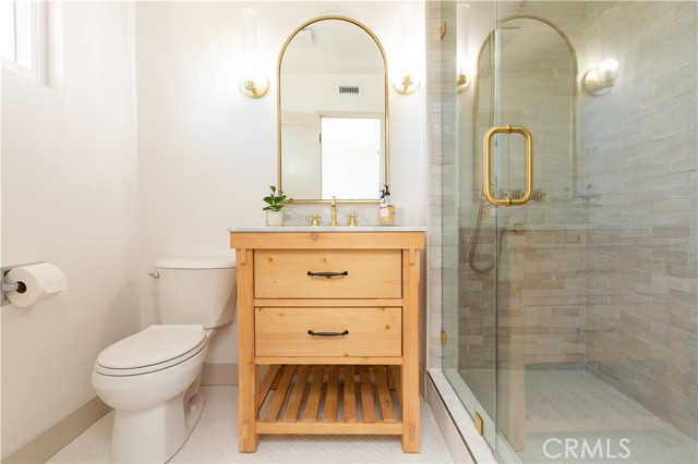 En-Suite Bath 1