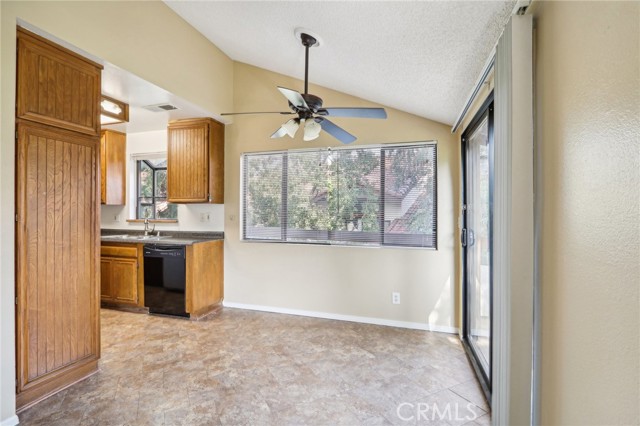 Detail Gallery Image 7 of 39 For 27949 Tyler Ln #346,  Canyon Country,  CA 91387 - 3 Beds | 2 Baths