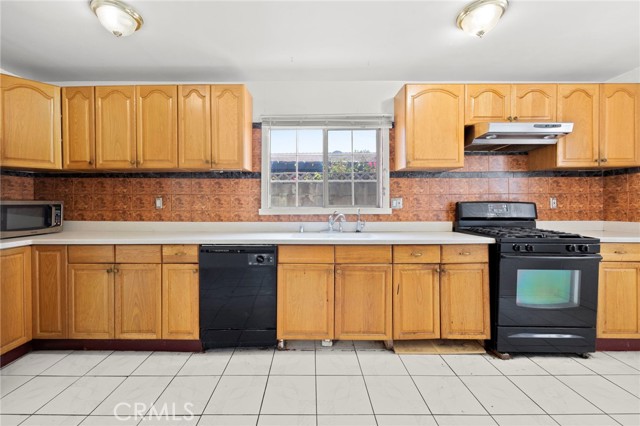 1222 N Virgil Avenue, Los Angeles CA: https://media.crmls.org/medias/b58ae4dc-def3-45e5-b3a0-c16127d4c5d8.jpg