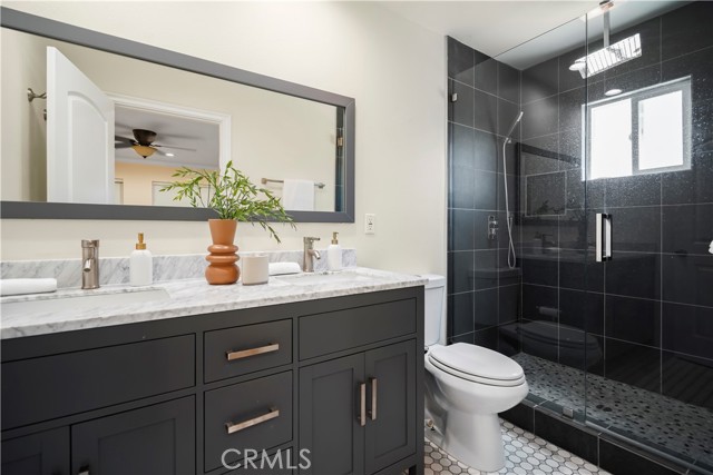 6475 Randi Avenue, Woodland Hills CA: https://media.crmls.org/medias/b58b1b29-f118-495c-85b1-9bea4daf11ae.jpg