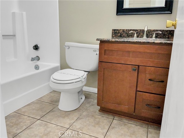 Detail Gallery Image 17 of 26 For 2024 S Bon View Ave #D,  Ontario,  CA 91761 - 3 Beds | 2/1 Baths