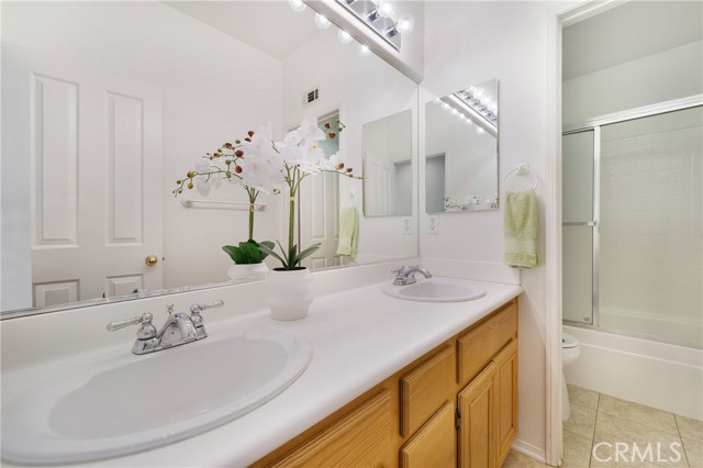 2 Westgate, Irvine CA: https://media.crmls.org/medias/b58b69c5-ba6a-4ef0-9381-3e29764f8e2a.jpg