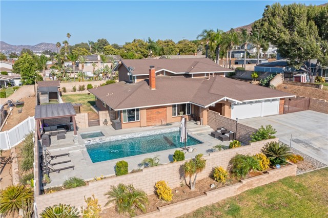 Detail Gallery Image 1 of 71 For 3985 Oakridge Cir, Norco,  CA 92860 - 5 Beds | 3 Baths