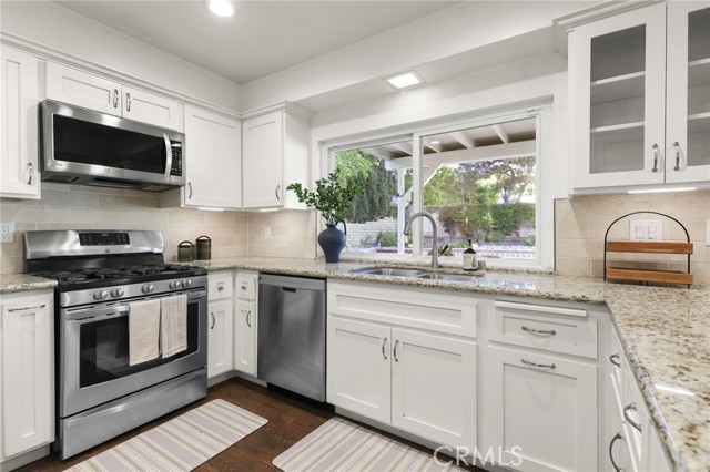 Detail Gallery Image 13 of 59 For 21419 Stanwell, Chatsworth,  CA 91311 - 5 Beds | 3 Baths