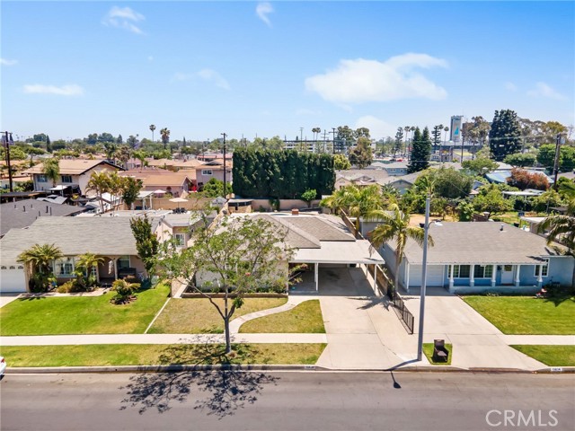 Detail Gallery Image 2 of 51 For 13828 Cowley Ave, Bellflower,  CA 90706 - 4 Beds | 2 Baths