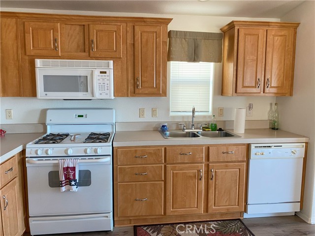 Detail Gallery Image 6 of 32 For 2 #60 Old Mobile Home Park Havasu Lake, Ca, Needles,  CA 92363 - 3 Beds | 2 Baths