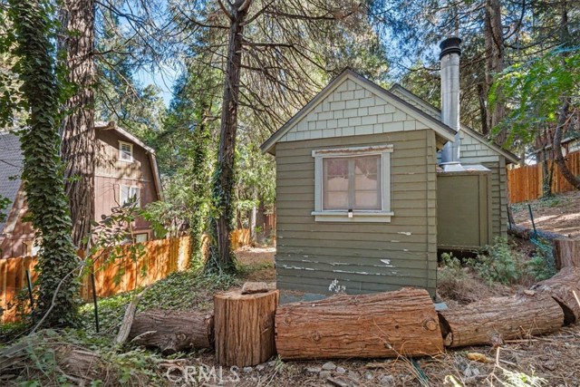 650 Rose Hill, Crestline, CA 92325