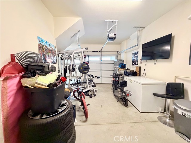 16584 Poppy Seed Ln, Fontana CA: https://media.crmls.org/medias/b58f3dd2-7036-4fd7-829b-1c101f6551a0.jpg