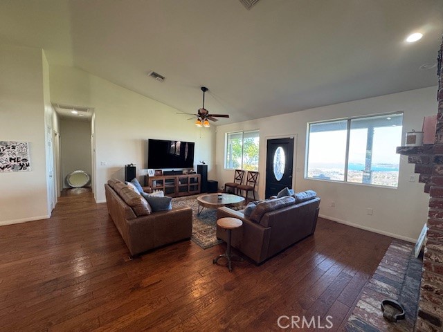 Detail Gallery Image 7 of 26 For 21650 Skyhill Pl, Perris,  CA 92570 - 4 Beds | 2 Baths