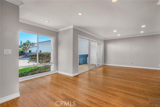 Detail Gallery Image 4 of 30 For 649 S Prospect #103,  Redondo Beach,  CA 90277 - 2 Beds | 2 Baths