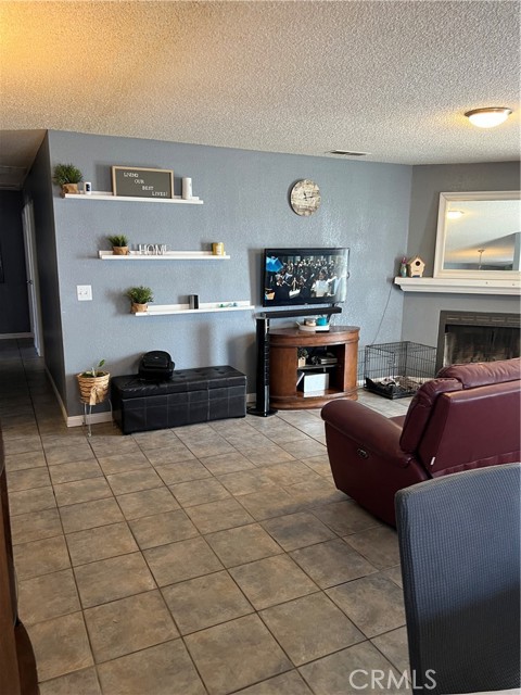 Detail Gallery Image 11 of 32 For 111 W Perry St, Perris,  CA 92571 - 4 Beds | 2 Baths