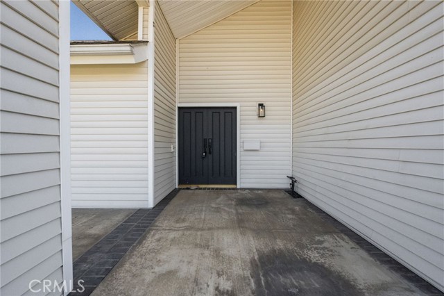 9882 Kings Canyon Drive, Huntington Beach CA: https://media.crmls.org/medias/b591930a-3c2d-4021-a728-d9a762431821.jpg