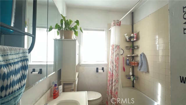 1313 S Woods Avenue, East Los Angeles CA: https://media.crmls.org/medias/b5923f6d-7aa1-43dc-a84c-5fdaecbaae99.jpg