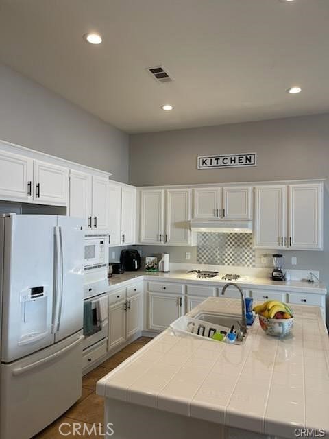 Detail Gallery Image 4 of 13 For 44394 Short Ct, Temecula,  CA 92592 - 4 Beds | 2/1 Baths