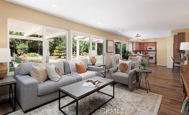 Detail Gallery Image 19 of 57 For 6049 E Mabury Ave, Orange,  CA 92867 - 4 Beds | 2/1 Baths