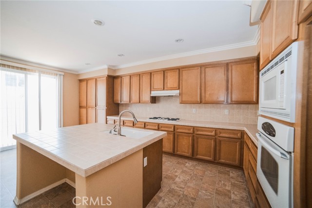 Detail Gallery Image 5 of 17 For 6542 Hollis St, Corona,  CA 92880 - 5 Beds | 3 Baths