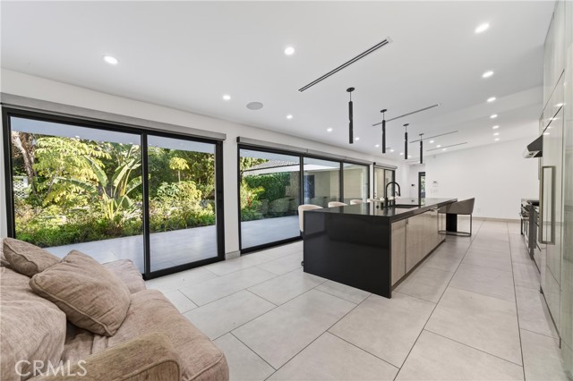 Detail Gallery Image 21 of 62 For 20431 Germain, Chatsworth,  CA 91311 - 5 Beds | 3/1 Baths