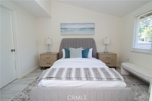 19152 Avenue Of The Oaks, Newhall CA: https://media.crmls.org/medias/b59461ae-939d-4f50-9ca2-abe728f6dc51.jpg