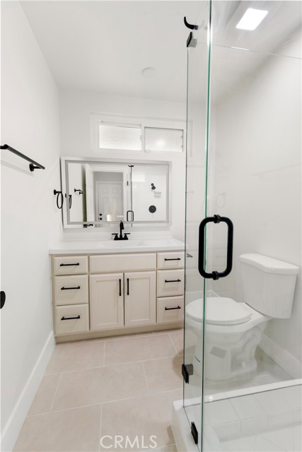 13711 Farmington Road, Tustin CA: https://media.crmls.org/medias/b59582e1-d27b-4da2-ae4b-3d787bc9a138.jpg