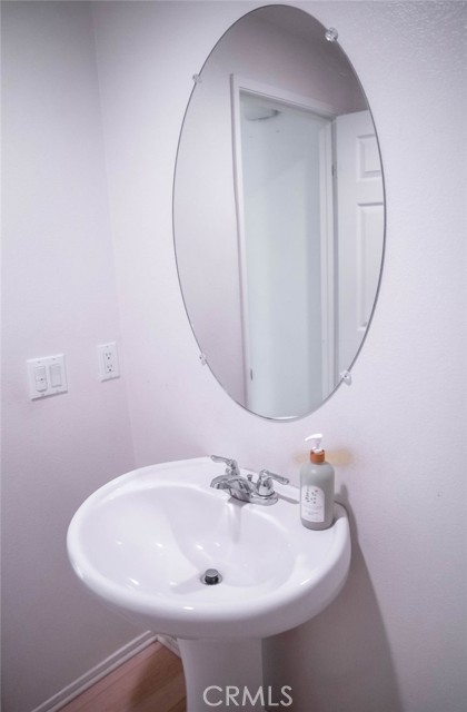 Detail Gallery Image 14 of 26 For 16745 Meridian Ln, Fontana,  CA 92336 - 3 Beds | 2/1 Baths