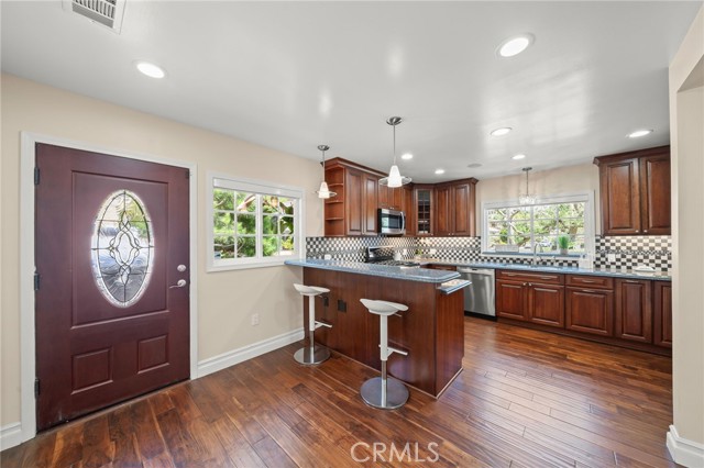 400 Campdell Street, Playa del Rey CA: https://media.crmls.org/medias/b5960e11-c4fa-4511-9f51-b3910c7ee1f1.jpg