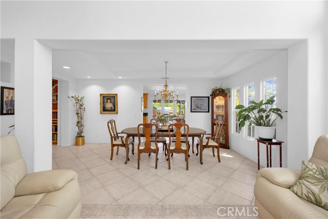 9112 Playa Drive, Huntington Beach CA: https://media.crmls.org/medias/b5967285-8b7b-4085-a230-98ba78e8da9f.jpg
