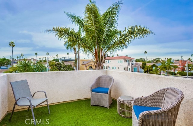 Detail Gallery Image 33 of 37 For 308 Huntington St, Huntington Beach,  CA 92648 - 3 Beds | 3/1 Baths