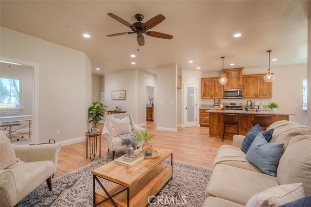 Detail Gallery Image 5 of 43 For 1645 Lighty Ln, Paradise,  CA 95969 - 4 Beds | 2 Baths