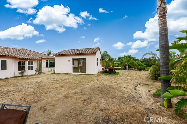 731 Oak Glade Drive, Fallbrook CA: https://media.crmls.org/medias/b597db3a-396f-4c16-8a70-78db8a71f3b0.jpg