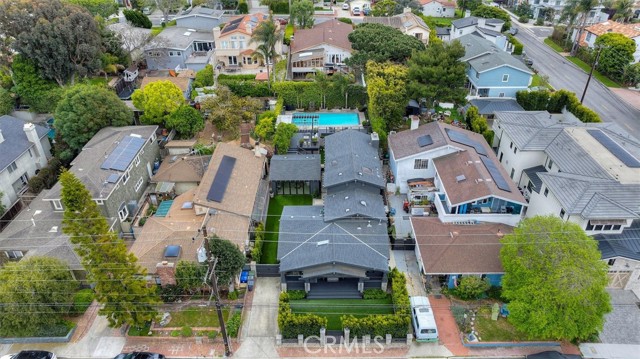 1012 10th Street, Manhattan Beach CA: https://media.crmls.org/medias/b598733b-013f-42f1-9a78-0e437b3647f2.jpg