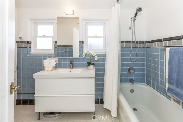 1640 Ard Eevin Avenue, Glendale CA: https://media.crmls.org/medias/b59878bb-48bf-47fe-8862-0171ac4ed558.jpg