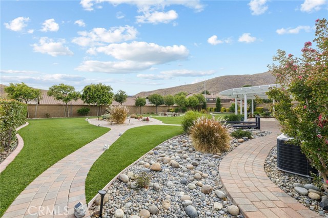 5614 Regent Hill W Terrace, Palmdale CA: https://media.crmls.org/medias/b598bf92-ec28-4713-b8d9-10a2831fc021.jpg