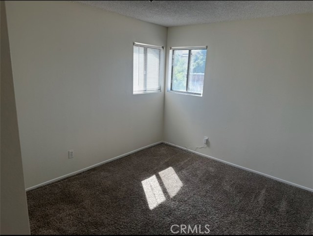 Detail Gallery Image 9 of 33 For 13675 Riverstone Dr, Victorville,  CA 92392 - 3 Beds | 2/1 Baths