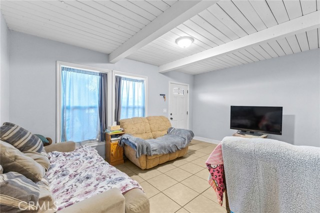 Detail Gallery Image 3 of 19 For 18585 14th, Bloomington,  CA 92316 - 2 Beds | 1 Baths