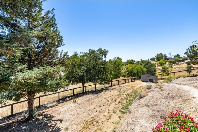 5825 Deer Creek Way, Paso Robles CA: https://media.crmls.org/medias/b5990b4a-319e-4bf4-9e9d-d048ccd537e1.jpg