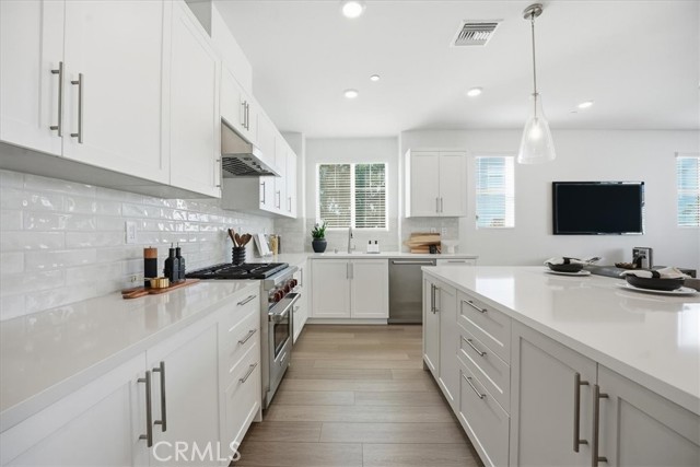 Detail Gallery Image 19 of 43 For 2392 Haley Point Drive #104,  Ventura,  CA 93003 - 3 Beds | 3/1 Baths