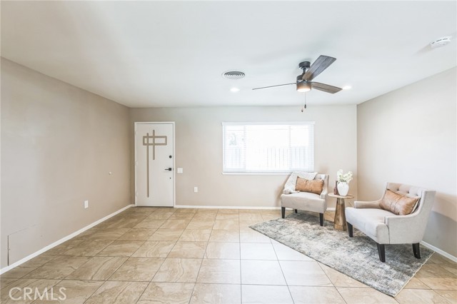 42985 Warner Trail, Palm Desert CA: https://media.crmls.org/medias/b59a58a4-8e19-4a3d-9a56-a9809648fc86.jpg