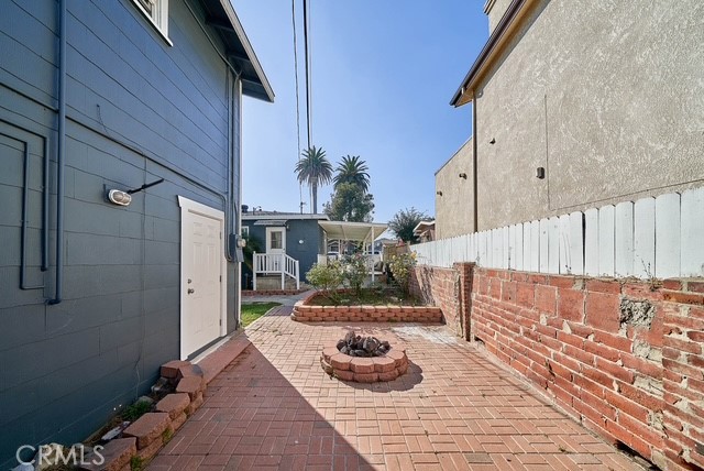 4117 E Theresa Street, Long Beach CA: https://media.crmls.org/medias/b59acef1-2034-4efd-9b94-00d371a2c9bc.jpg