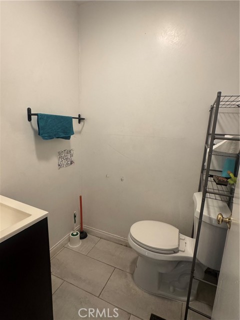 27245 Langside Avenue, Canyon Country CA: https://media.crmls.org/medias/b59b2ffe-4739-443b-9de0-6ddc4d28ddd7.jpg