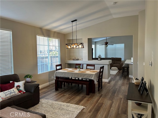 Detail Gallery Image 4 of 32 For 27298 Buffalo Trl, Corona,  CA 92883 - 3 Beds | 2 Baths