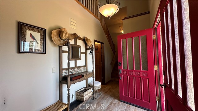 Detail Gallery Image 4 of 26 For 27808 Alpen Dr, Lake Arrowhead,  CA 92352 - 4 Beds | 3/1 Baths