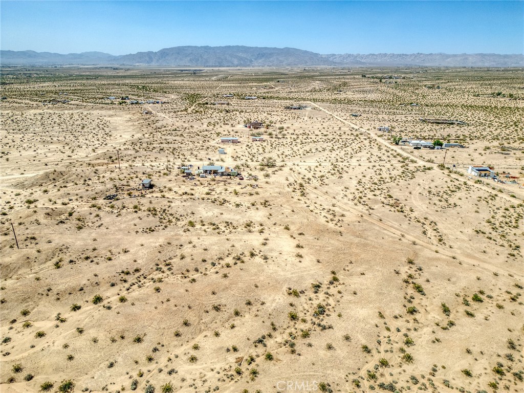 https://media.crmls.org/medias/b59cc81d-3dc1-4b6f-99ae-550cf1ddaf73.jpg?preset=X-Large