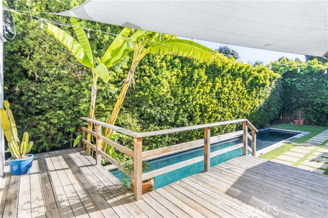 Detail Gallery Image 12 of 38 For 243 Windward, Venice,  CA 90291 - 2 Beds | 2 Baths